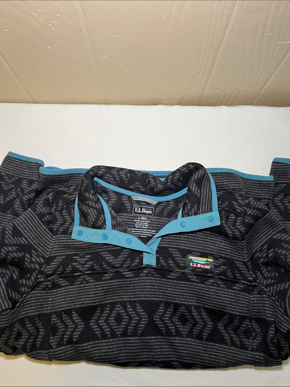 L.L. Bean Women Black Aztec Snap-Front Pullover with Teal Trim